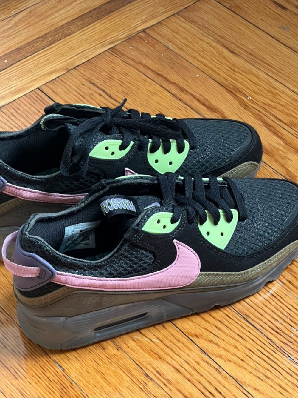 NEW Nike Air Max 90 Terrascape Black Elemental Pink - Size 9 Women's